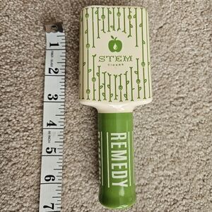 REMEDY Green Lint Roller by